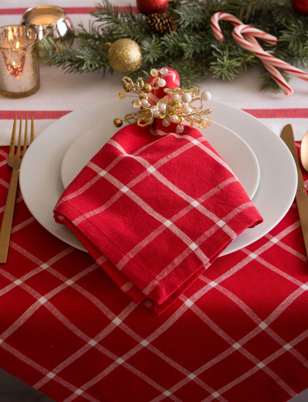 DII Christmas Holly Berry Plaid Napkin (Set of 6) 7 DII Christmas Holly Berry Plaid Napkin (Set of 6) - Image 5