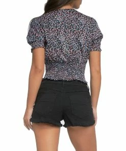 Elan Womens Leaf Print Pleated Crop Top -Elan Online Shop 1c114e89969f46a184395f533b349b16 4a32d700 5a3a 4872 b6ae bb76c1c8dc60 1080x