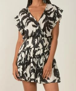 Elan women Leaf Print Dress In Black/White