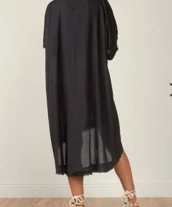 Elan women Frayed Edge V-Neck Dress in Black -Elan Online Shop a232a8f40d94419c95412e092187dae4 24158bfc aa6a 430f 80e6 aca748864373 1080x